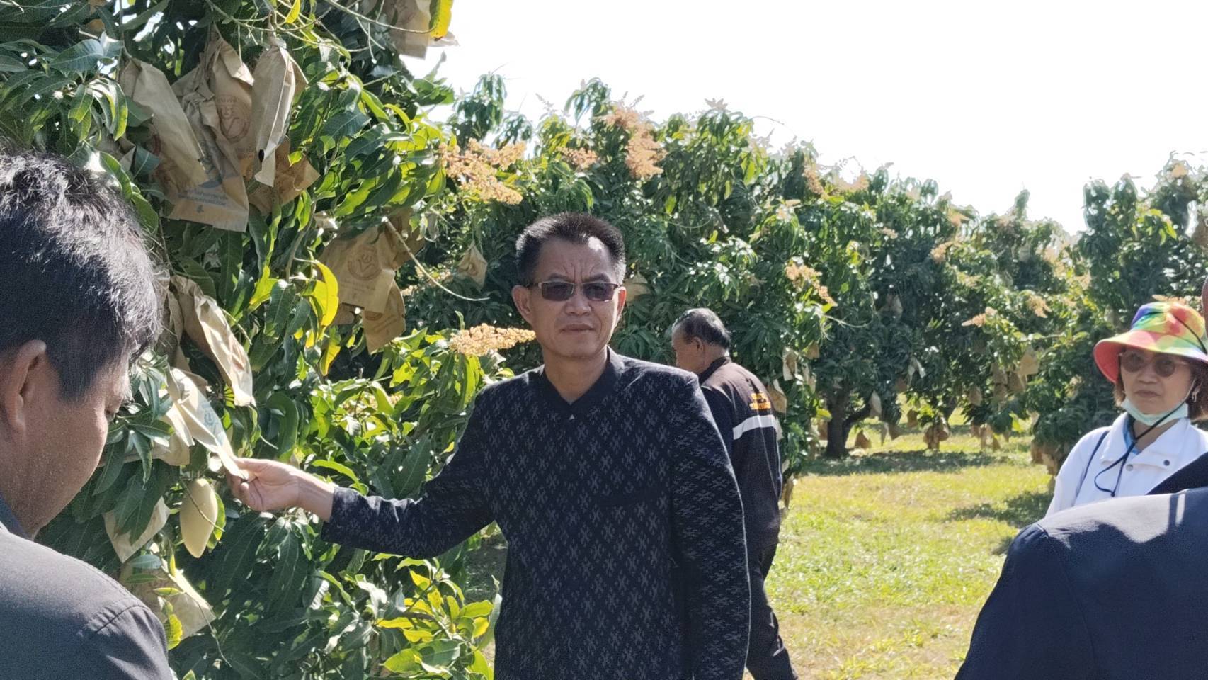 พช.ลงพื้นที่ติดตามกลุ่ม OTOP ของอำเภอหนองวัวซอ